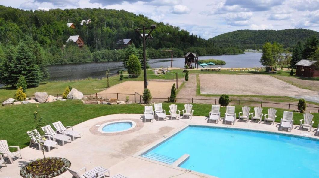 The Chic Shack - Golf, Ski, Spa Saint-Faustin Bagian luar foto